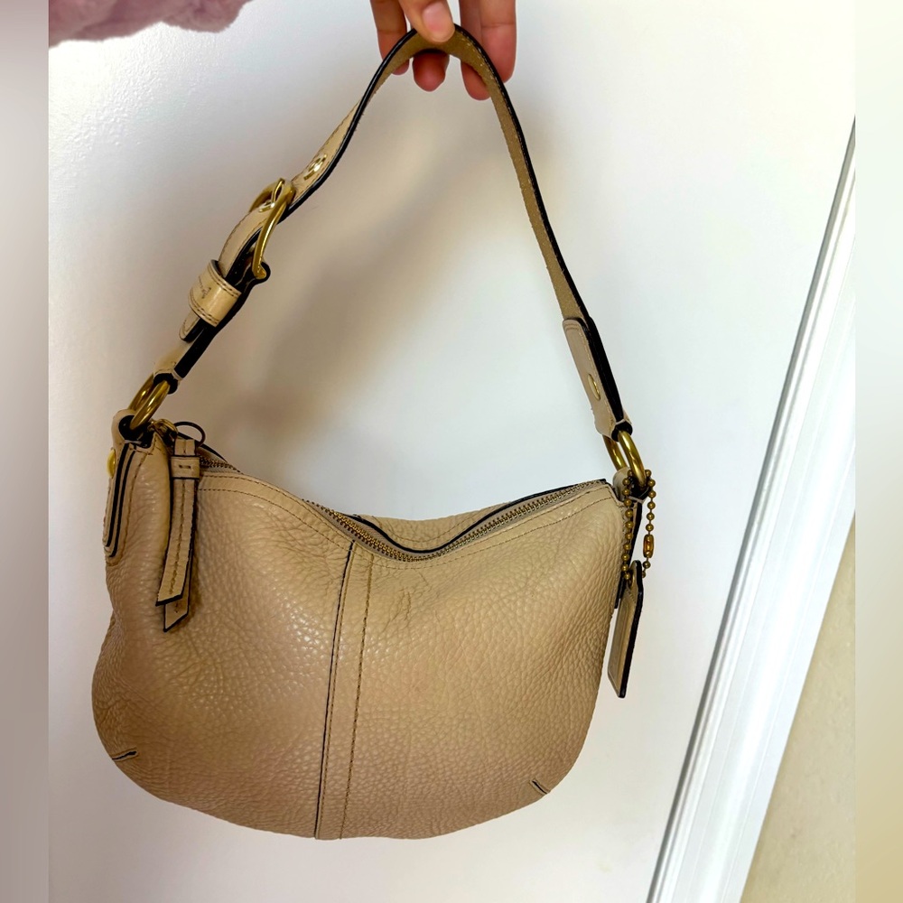 Coach tan pebbled leather zip top hobo shoulder bag